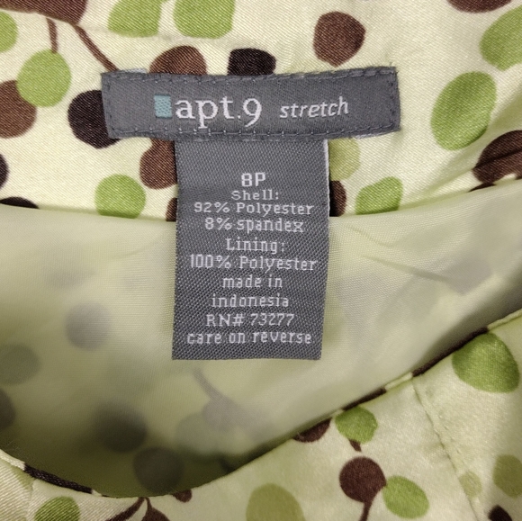 Iridescent Green Berry Pattern Skirt - Picture 4 of 5